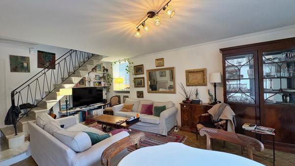 Maison
                                                                                                                                                                                                                                                                                                                        4 pièce(s)                                                                                                                                                                                                          3 chambre(s)                                                                                                                                                                                                          90.5  m²