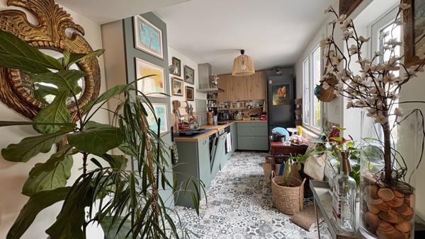 Maison
                                                                                                                                                                                                                                                                                                                        4 pièce(s)                                                                                                                                                                                                          3 chambre(s)                                                                                                                                                                                                          90.5  m²