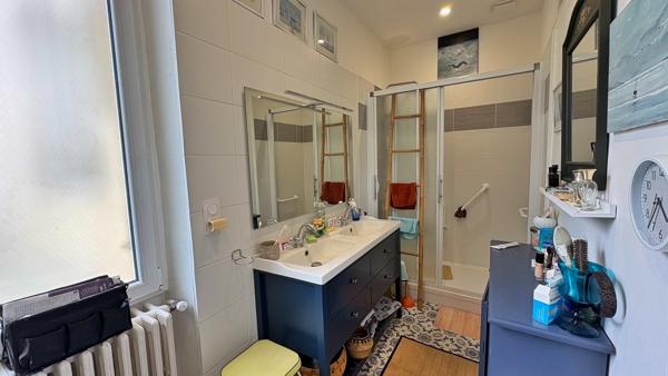 Maison
                                                                                                                                                                                                                                                                                                                        4 pièce(s)                                                                                                                                                                                                          3 chambre(s)                                                                                                                                                                                                          90.5  m²