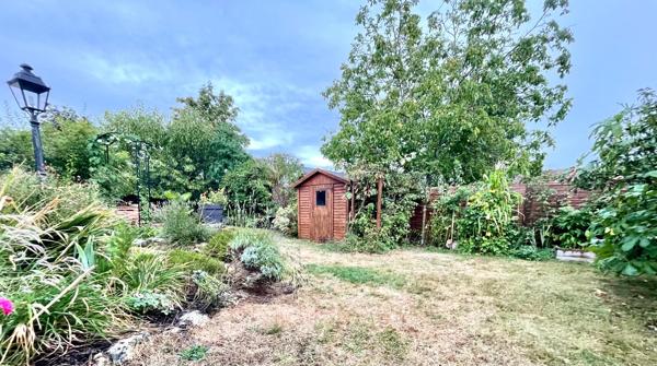 Maison
         5 pièces
        - 100 m² 370 000 € *