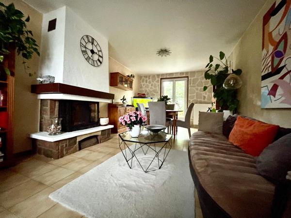 Maison
         5 pièces
        - 100 m² 370 000 € *