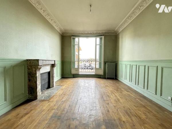 GENTILLY / GARE R.E.R. - APPARTEMENT 3 PIÈCES AVEC BALCON A RÉNOVER + CAVE