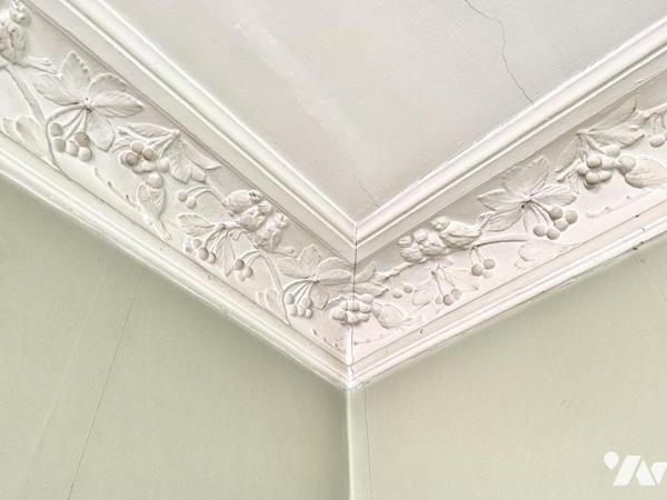 GENTILLY / GARE R.E.R. - APPARTEMENT 3 PIÈCES AVEC BALCON A RÉNOVER + CAVE