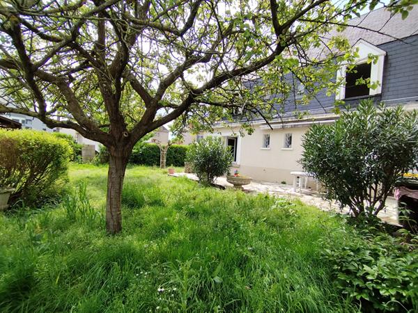 Maison Saint Pierre Des Corps 4 pièce(s) 132 m2 proche gare TGV, commerces, écoles, Fil bleu, tram