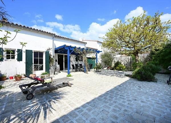 Maison à vendre    5 pièces •  La Flotte