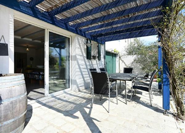 Maison à vendre    5 pièces •  La Flotte