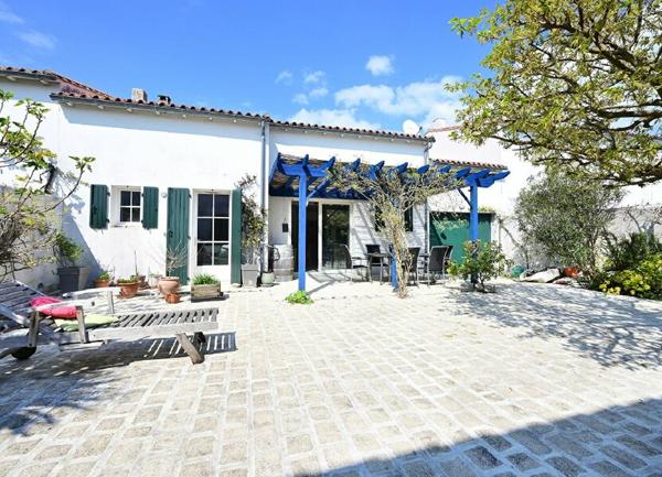 Maison à vendre    5 pièces •  La Flotte