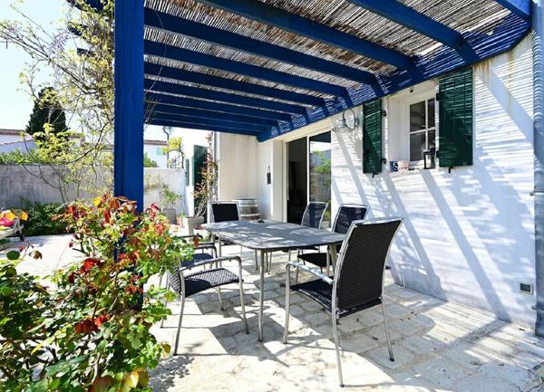 Maison à vendre    5 pièces •  La Flotte