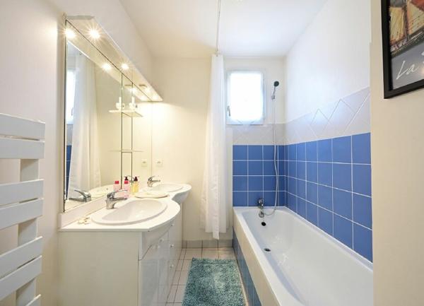 Maison à vendre    5 pièces •  La Flotte