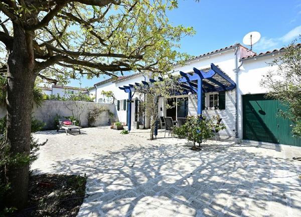 Maison à vendre    5 pièces •  La Flotte