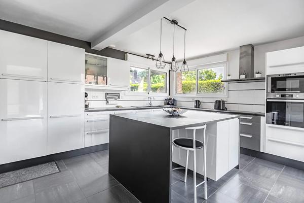 Maison à vendre 7 pièces 205m² Capinghem (59160)