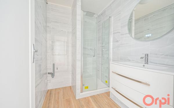 Appartement à louer    3 pièces • 60 m2 Clichy