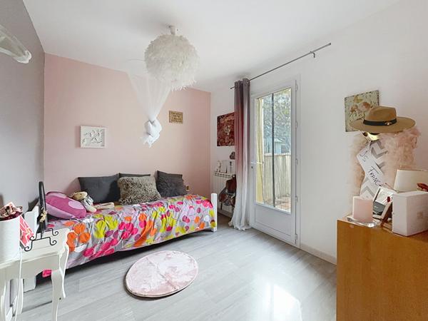 Aubagne Napollon ? Maison T5 121 m² plain-pied avec piscine et cadre agréable