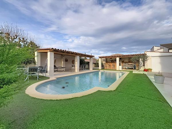 Aubagne Napollon ? Maison T5 121 m² plain-pied avec piscine et cadre agréable