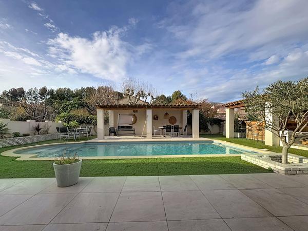 Aubagne Napollon ? Maison T5 121 m² plain-pied avec piscine et cadre agréable