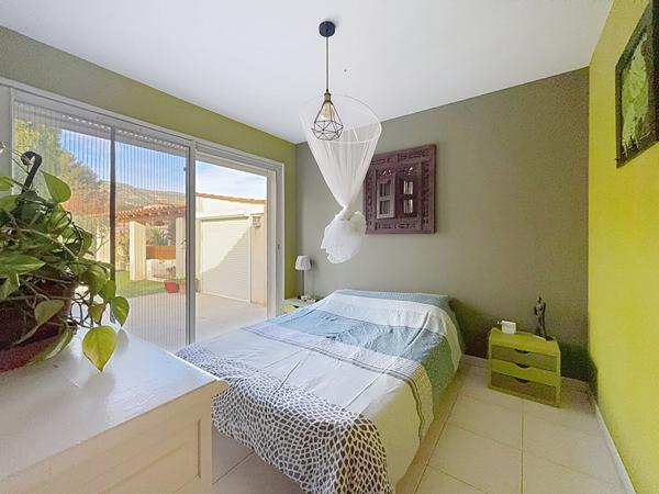 Aubagne Napollon ? Maison T5 121 m² plain-pied avec piscine et cadre agréable