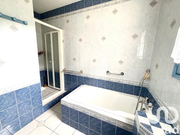 Maison 6 pièces de 123 m² à Saint-Gaultier (36800)