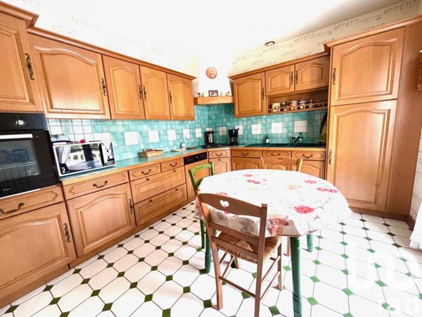 Maison 6 pièces de 123 m² à Saint-Gaultier (36800)