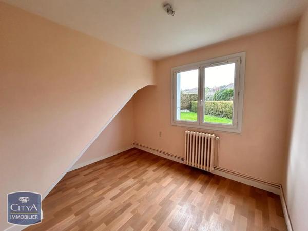 Maison à louer 4 pièces 93.23m² Saint-Berthevin (53940)