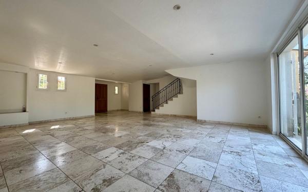 Maison à vendre    5 pièces • 205,40 m2 Grasse