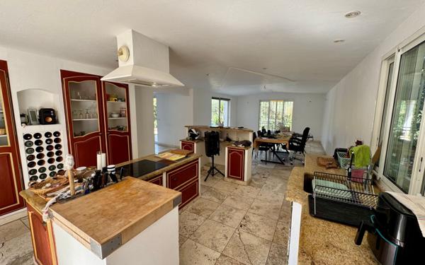 Maison à vendre    5 pièces • 205,40 m2 Grasse