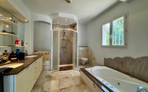 Maison à vendre    5 pièces • 205,40 m2 Grasse