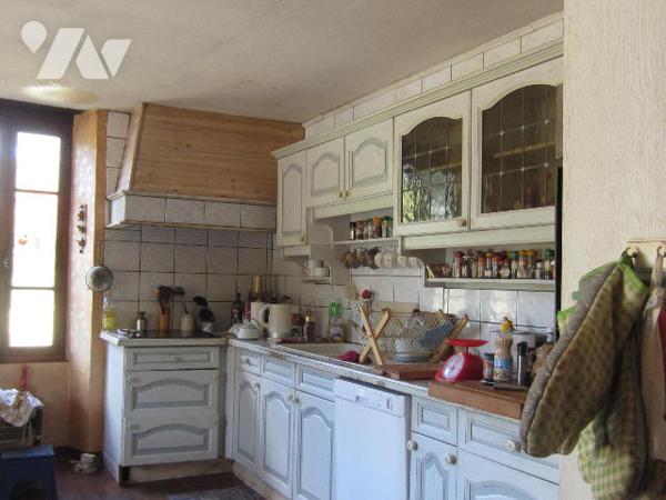 Maison de ville en pierres avec GARAGE - TERRASSES et JARDINET