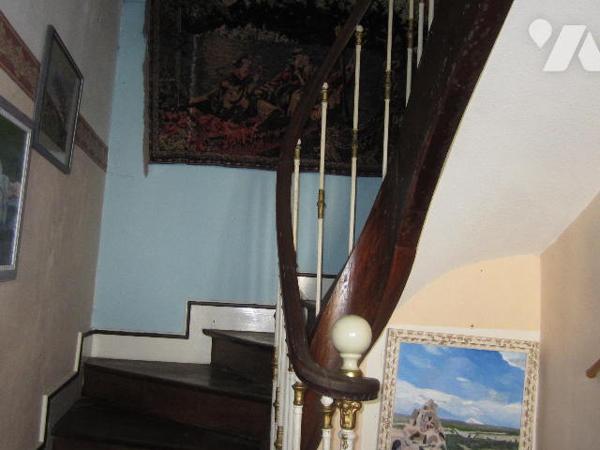 Maison de ville en pierres avec GARAGE - TERRASSES et JARDINET