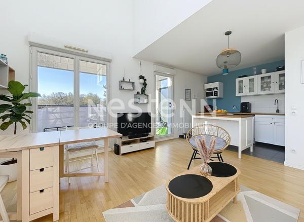 Duplex dernier étage, terrasse, cave, parking Le Village de Montigny Le Bretonneux