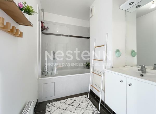 Duplex dernier étage, terrasse, cave, parking Le Village de Montigny Le Bretonneux