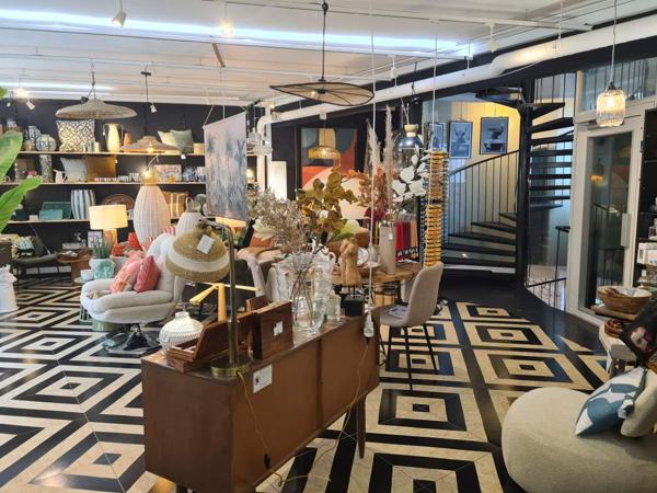 Local commercial , Laval Local commercial , Laval