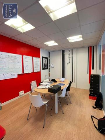 Local professionnel à louer 117.47m²