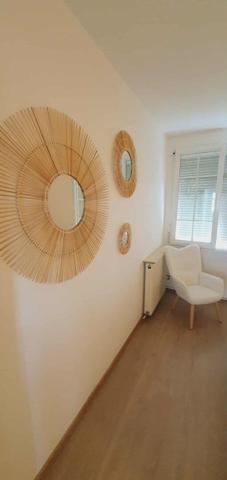 Appartement 1 etage - 2 chambres - box garage - aucun travaux - cuisiné équipée - séjour salon - double exposition - idéal jeune couple - étudiant - femme avec enfants