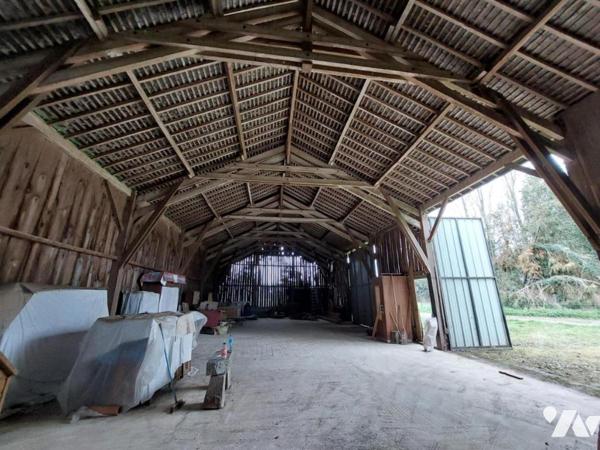 A VENDRE - HANGAR - MERAL
