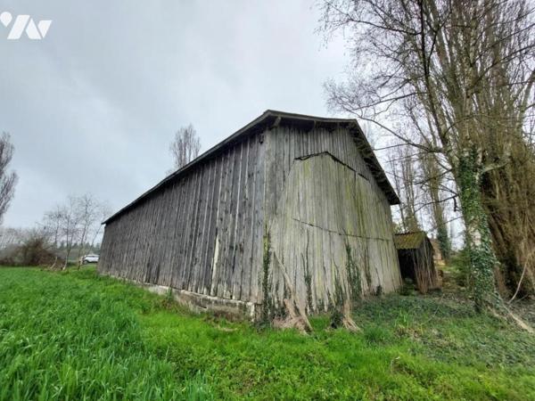 A VENDRE - HANGAR - MERAL