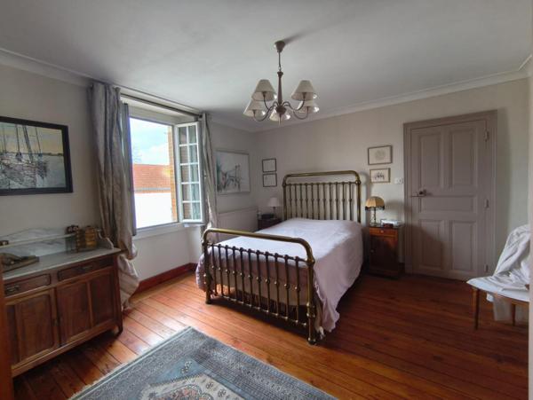 Maison à JALLAIS, 49510 - 7 pièces 206m²