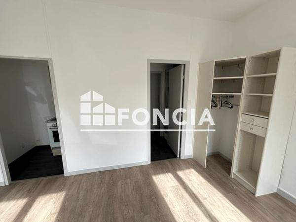 Location Studio 25 m² - 113 RUE JEAN JAURES Rochefort 17300