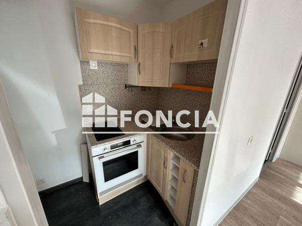 Location Studio 25 m² - 113 RUE JEAN JAURES Rochefort 17300