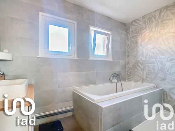 Maison traditionnelle 5 pièces de 104 m² à Montigny-en-Gohelle (62640)