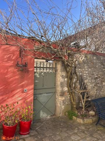 SUPERBE DEMEURE RENOVEE DANS UN CADRE BUCOLIQUE