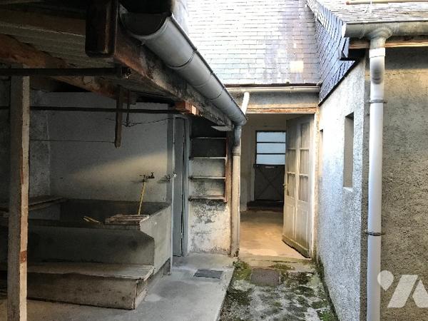 Maison de ville avec cour intérieure au centre de CAMPAN, avec appartement indépendant détachable.