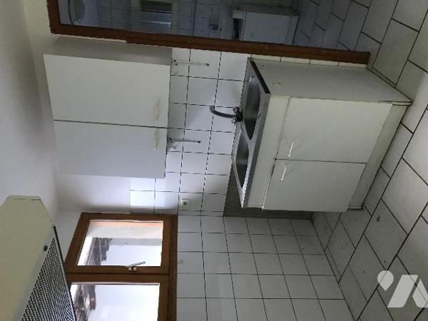 Maison de ville avec cour intérieure au centre de CAMPAN, avec appartement indépendant détachable.