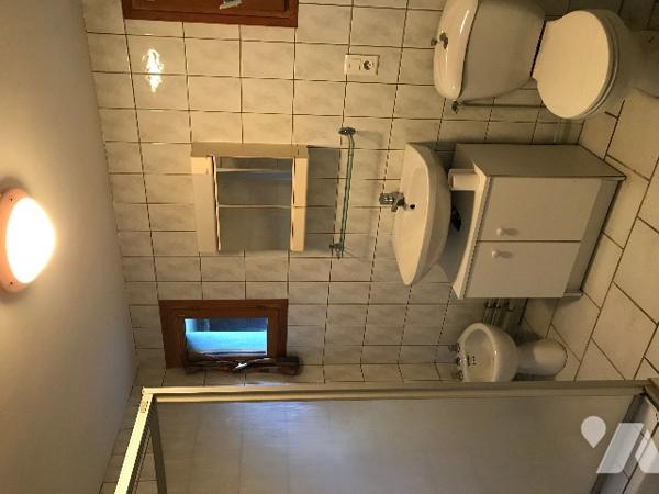 Maison de ville avec cour intérieure au centre de CAMPAN, avec appartement indépendant détachable.