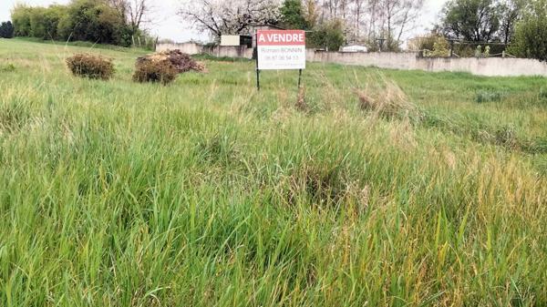 Terrain constructible 590m2 centre Neuville