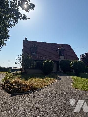 Une maison d'habitation comprenant: