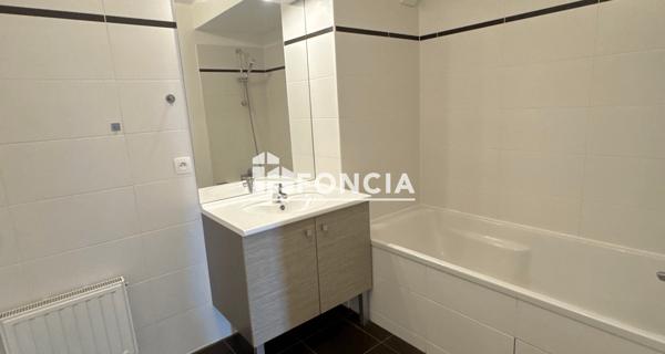 Location Appartement 3 pièces 67.42 m² - Colombes 92700