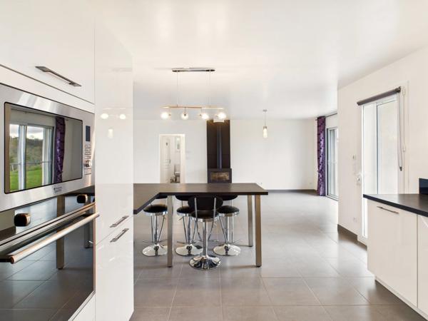 Maison moderne et élégante avec vue panoramique