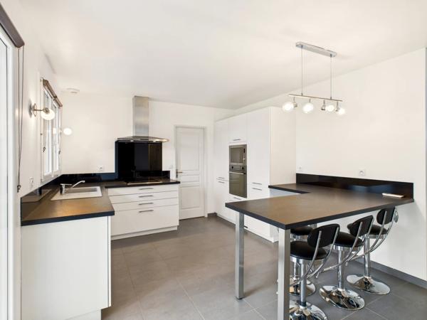 Maison moderne et élégante avec vue panoramique