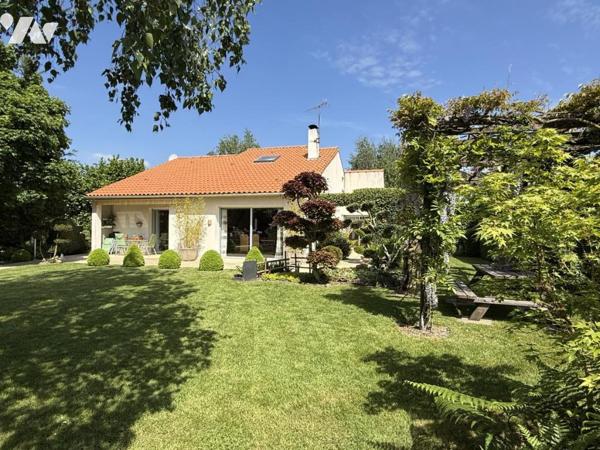 Maison traditionnelle contemporaine