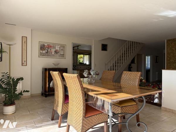 Maison traditionnelle contemporaine